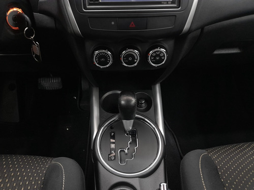 Imagem 8 de 10 de Mitsubishi Asx 2.0 16v Cvt Gasolina Automático