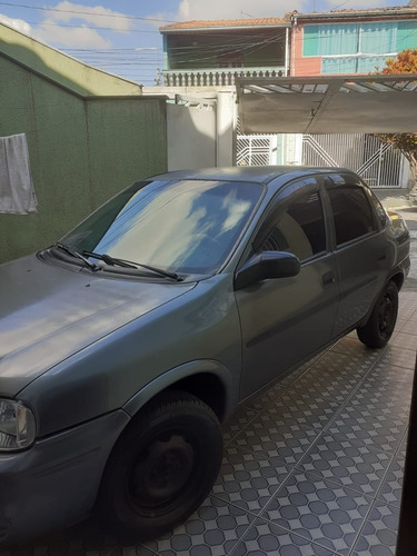 Corsa Sedan 1.0 Ano2001