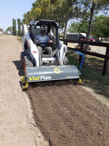 Implemento Rotovator Minicargadora Vialplan, Bobcat