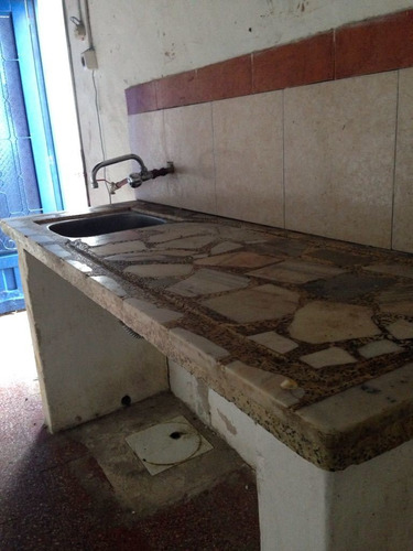 Vendo Casa Y 4 Apartamentos Padrón Unico.- Buena Renta!