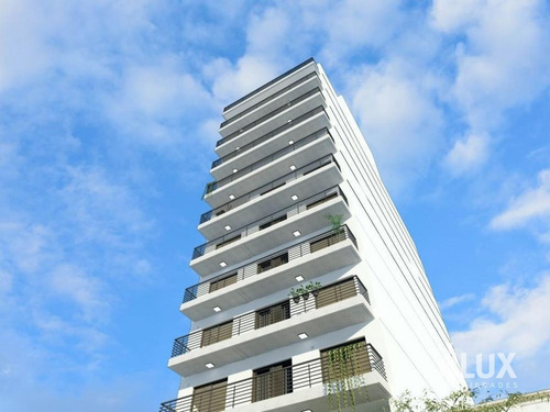 Departamento Un Dormitorio Al Contrafrente Con Balcón En Construcción - Abasto