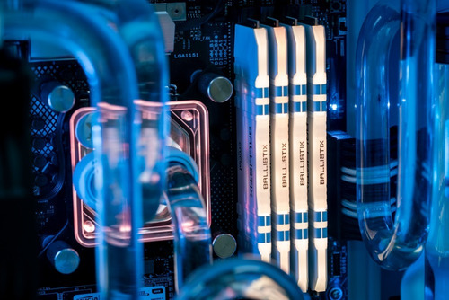 Imagen 4 de 5 de Memoria Ram Ddr4 16gb 3600mhz Crucial Black Rgb