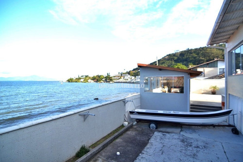 Imagem 17 de 30 de Casa De 500 M² De Área Construída Com Vista E Acesso Exclusivo Para O Mar! - 4647