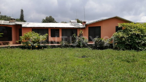 Casa En Venta En Ocotepec, Morelos.