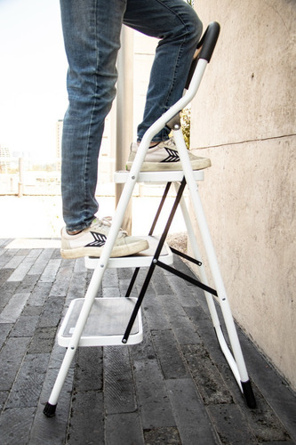 Escalera Plegable De 3 Escalones Con Grip Antiderrapante Color Blanco/Negro