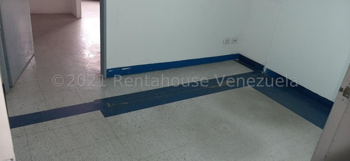 Imagen 10 de 14 de Oficina En Alquiler El Marques 22-7430 Renta House Los Samanes