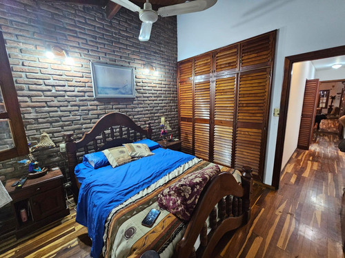 Casa En Venta 5 Ambientes En Ituzaingó Norte