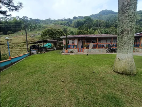 Se Vende Finca Chalet En Calarcá - Quindío
