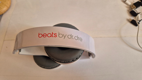 Audífonos Bluetooth Beats Wireless Color Blanco Originales Gris (Usado)