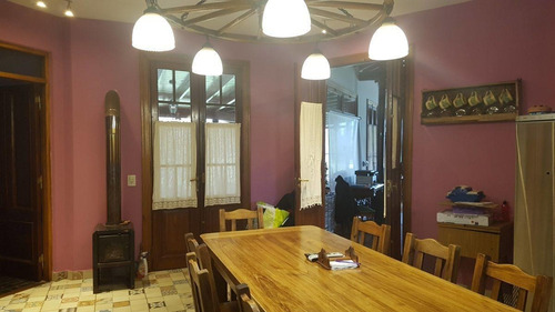 Casa Excelente Calidad En Barrio De Chacras