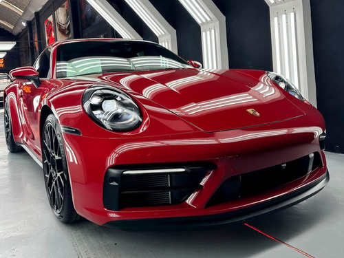 Porsche 911 Carrera 4 Gts 2024 Color Rojo