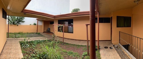 Imagen 1 de 13 de Casa 160 M2, Techado 110 M2. 2 Hab. 2 Baños.