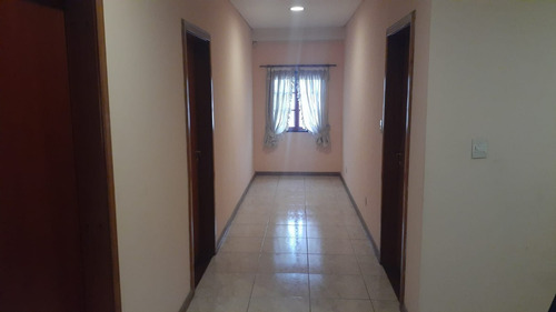 Casa Impecable Amplia 5 Ambientes En Ituzaingó Centro