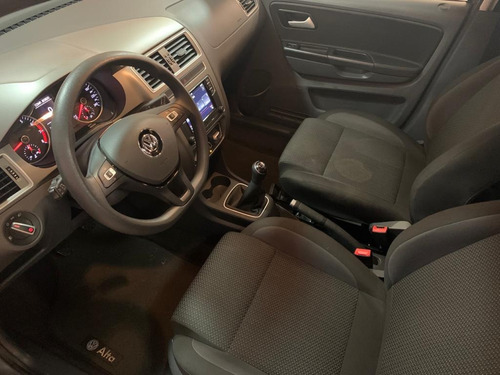 Imagem 4 de 8 de Volkswagen Fox 2018 1.6 Comfortline Total Flex 5p