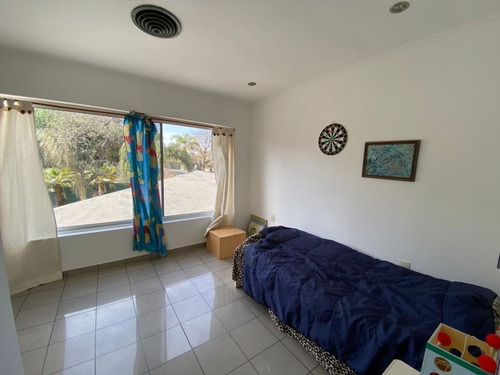 Imagen 9 de 15 de Importante Casa Villa Allende Golf - 5 Dorm / 2 En Planta Baja - 270 Cub Pileta Lavadero
