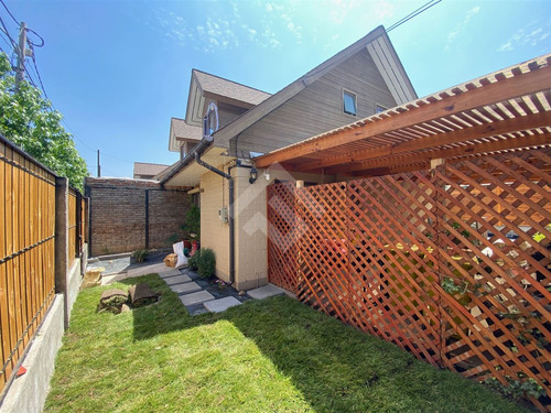 Casa En Venta De 3 Dorm. En Colina