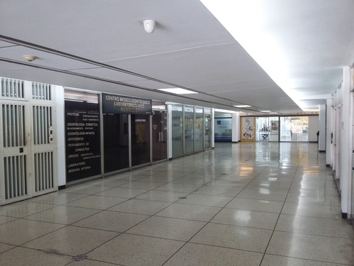 Imagen 7 de 18 de Se Vende/alquila Local En El Cc Parque Humboldt / 88m2 / 2b / 2pe