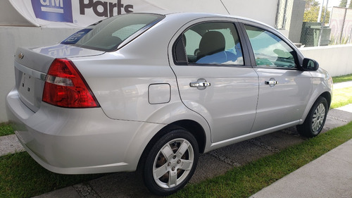 Imagen 2 de 10 de Chevrolet Aveo Lt Paq W Color Plata 2017 Mt