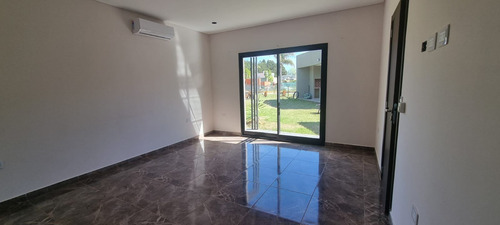 Casa En Venta De 3 Dormitorios En Malibú