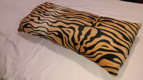 Almohada Larga Tigre Animal Print 100% Abrazable Extra Suave