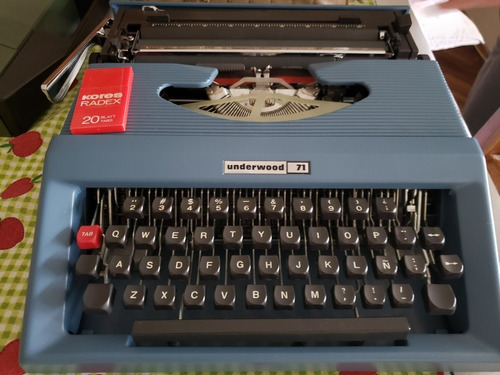 Maquina De Escribir Anda Perfectamente (Usado)