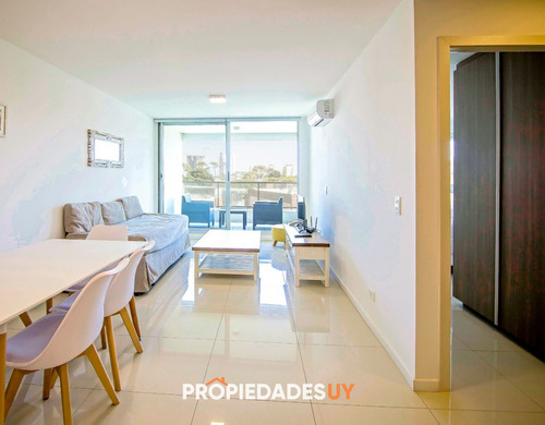 Departamento De 1 Dormitorio En Venta, En Torre Con Amenities. 