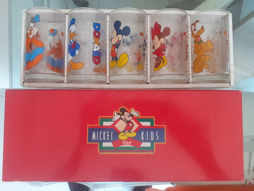 Set De Vasos De Cristal Disney. Nuevos 5 Vasos. 30$