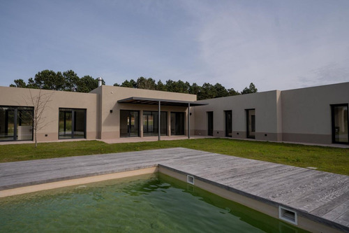 Casa Venta 3 Dormitorios Punta Del Este Barrio