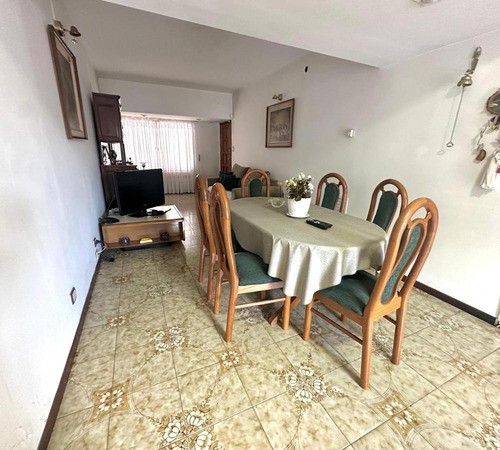 Casa De 3 Ambientes Con Cochera En Venta En Quilmes Centro