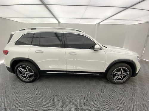 Imagen 8 de 25 de Mercedes Benz Glb 200 1.332
