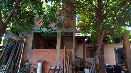 Casa Com 1 Quarto,cozinha Americana,1 Banheiro E Corredor
