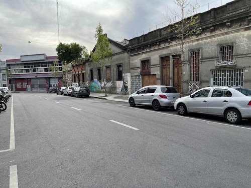 Imagen 2 de 16 de Alquiler Local Industrial Tres Cruces 2100 Mts Uruguay Y Defensa 3 Niveles