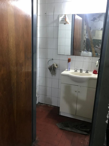 Imagen 4 de 9 de Alquiler - La Tablada - Galpon 240 M2 Aprox.