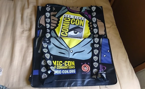 2013 Family Of Conventions Comicon Lego Movie Bag 58 Cms