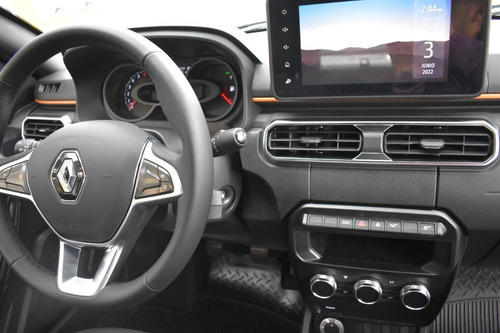 Imagen 21 de 24 de Renault Oroch Intens 4x4 Outsider Mt 1.3 Tce Modelo 2023
