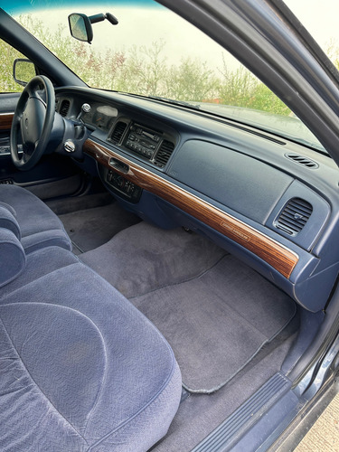 Ford Grand Marquis Ls Análogo At