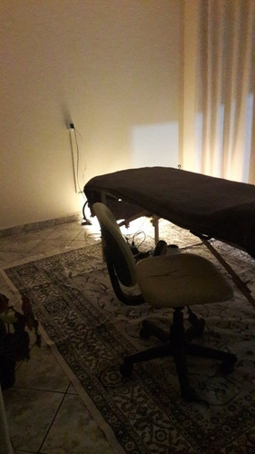 Imagem 1 de 2 de Massoterapeuta Holística..vários Tipos De Massagens Shiatsu