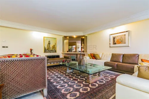 Departamento En Arriendo De 6 Dorm. En Las Condes