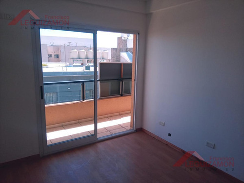Imagen 5 de 15 de Balcon Al Frente - Muy Luminoso - 45m2 - Ascensor - Parrilla - Terraza Comun