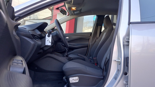 Imagen 12 de 14 de Chevrolet Onix Ls