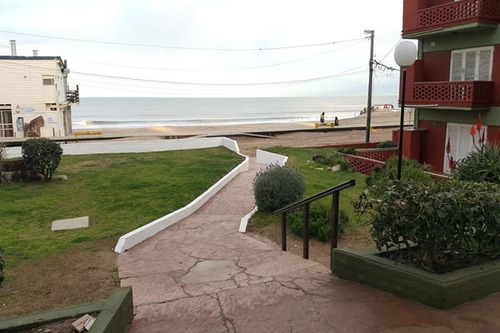 Imagen 11 de 11 de Nuevo Valor Frente Al Mar Zona El Gateado 2º Piso Escalera Cuenta Con Cochera Y Salida Directa Al Mar