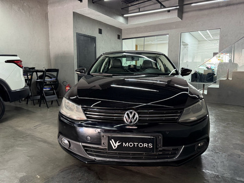 Volkswagen Jetta 2.0 Comfortline Flex 4p Automática
