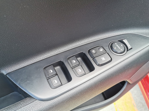 Imagen 8 de 13 de Kia Rio Hb Lx