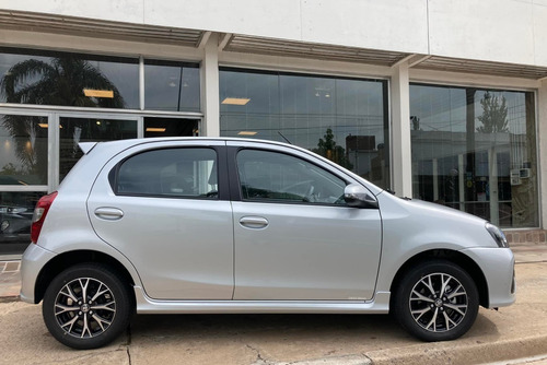 Imagen 4 de 15 de Toyota Etios 1.5 5 Ptas Xls Manual 0km My2023