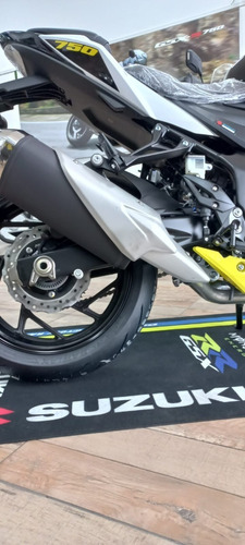 Imagen 14 de 20 de Suzuki Gsx-s750