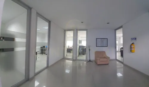 Alquiler Oficinas En La Flora 615mts2