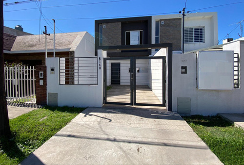 Venta Casa 2 Dormitorios Jardín Fisherton