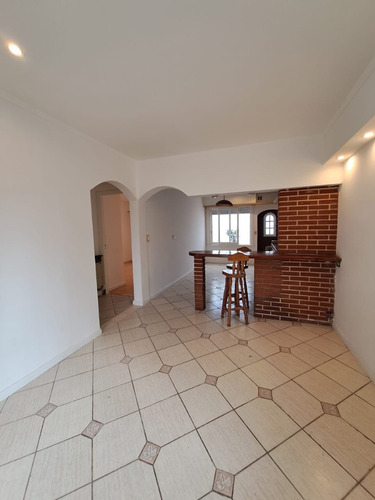 Chalet En Ph De 4 Ambientes Parque Luro