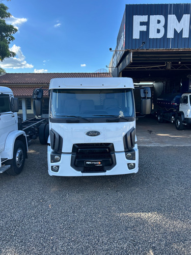 Ford Cargo 1719 Ano 2018 4x2 Chassi Toco Baixo Km Unico Dono