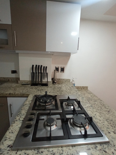 Imagen 10 de 29 de Apartamento En Guatire, La Mejor Zona, Remodelado, Concepto Abierto, Vista Panoramica, Cerca De Terminal De Pasajeros Y Centros Comerciales